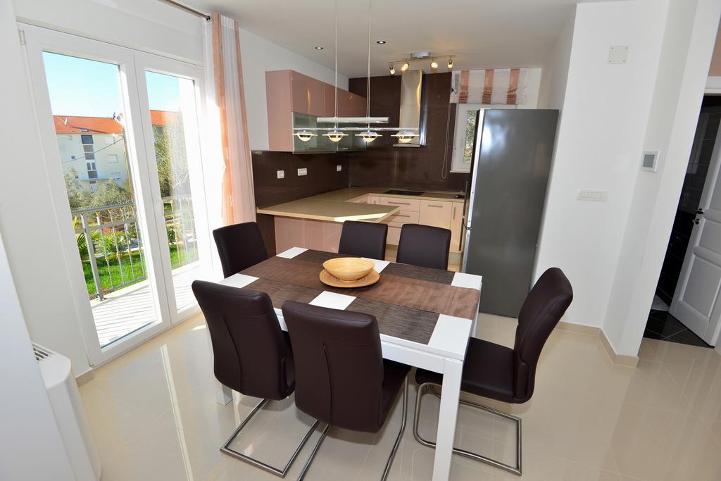 Apartments Villa Coratina 特罗吉尔 外观 照片
