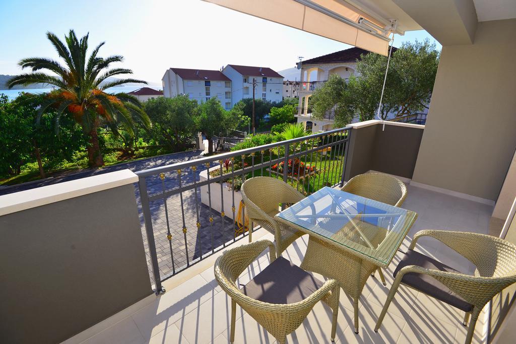 Apartments Villa Coratina 特罗吉尔 外观 照片